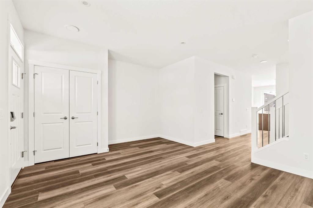 885 Livingston View NE photo 4