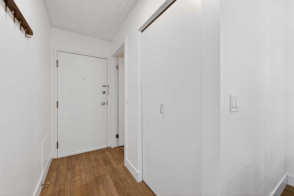 2031 Edenwold Heights NW #2031 photo 3