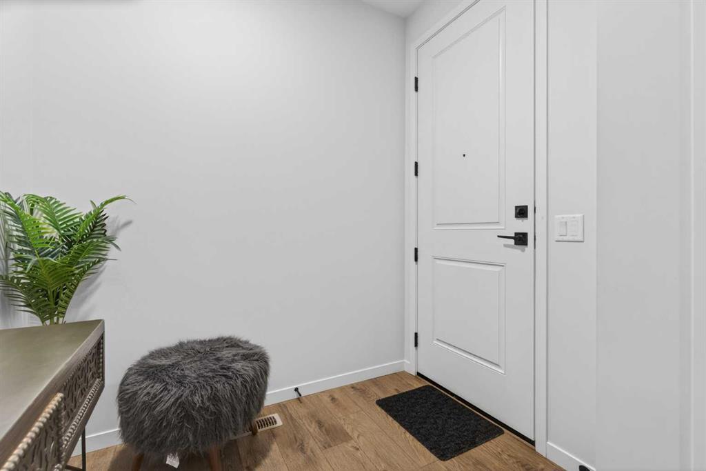 36 Royston Rise NW photo 4