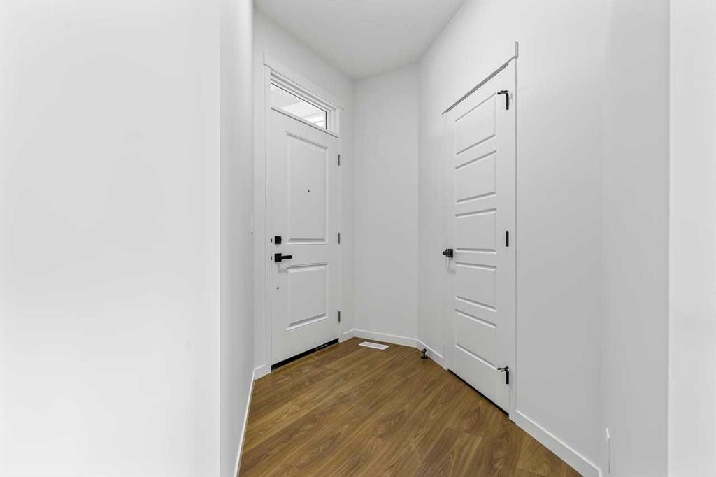 131 Corner Glen Grove NE photo 5