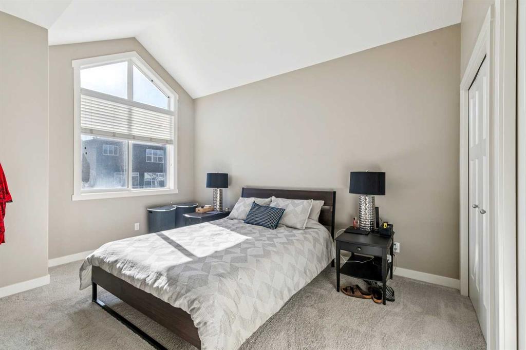 605 Evanston Manor NW photo 3