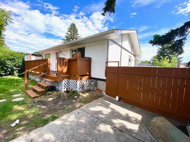 8016 33 Avenue NW photo 3