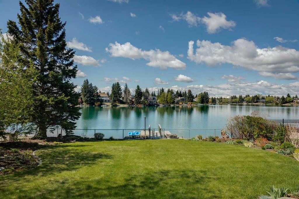 947 Lake Placid Drive SE photo 2