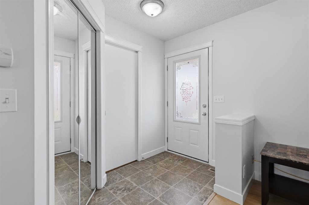 80 Prestwick Bay SE photo 3