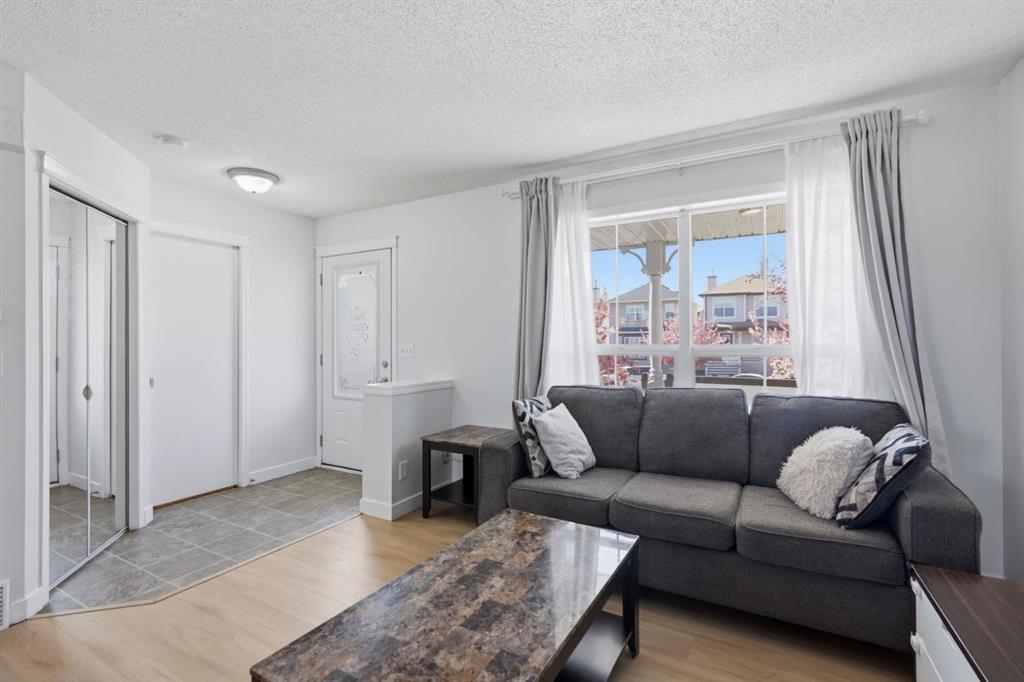 80 Prestwick Bay SE photo 4