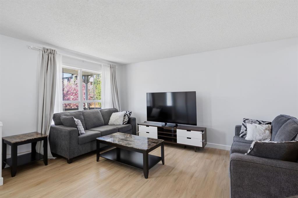80 Prestwick Bay SE photo 5