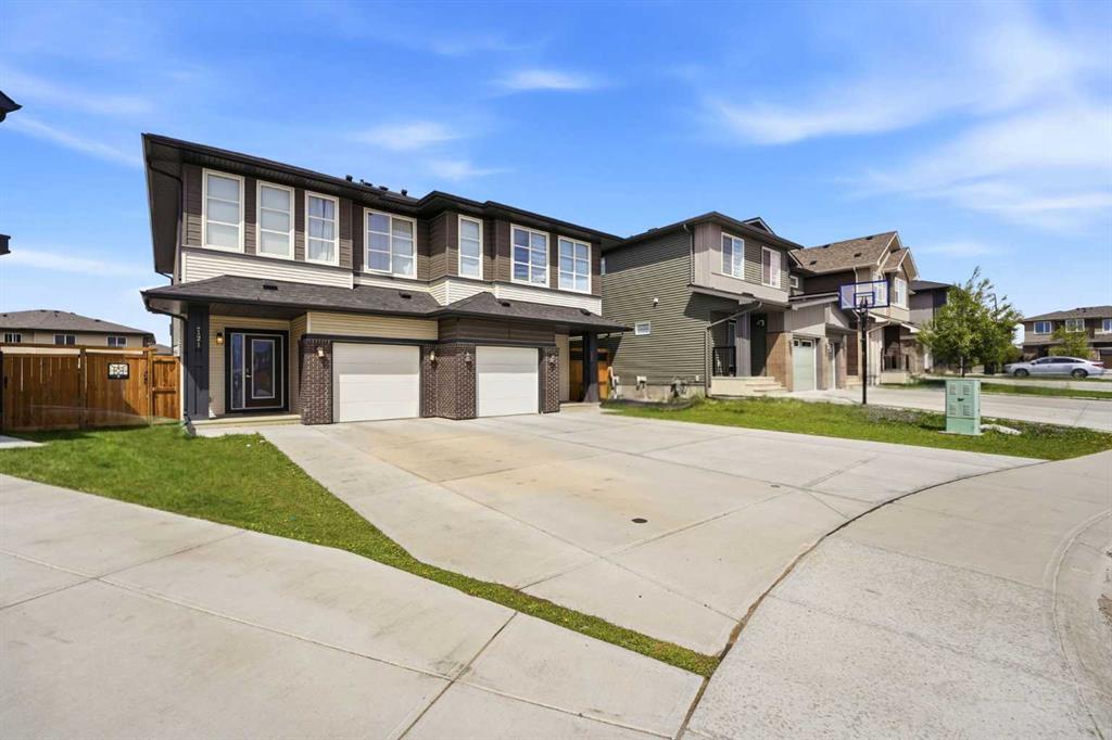 121 Carringvue Park NW photo 2