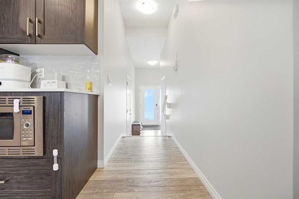 121 Carringvue Park NW photo 5