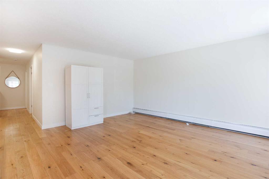 1033 15 Avenue SW #204 photo 5