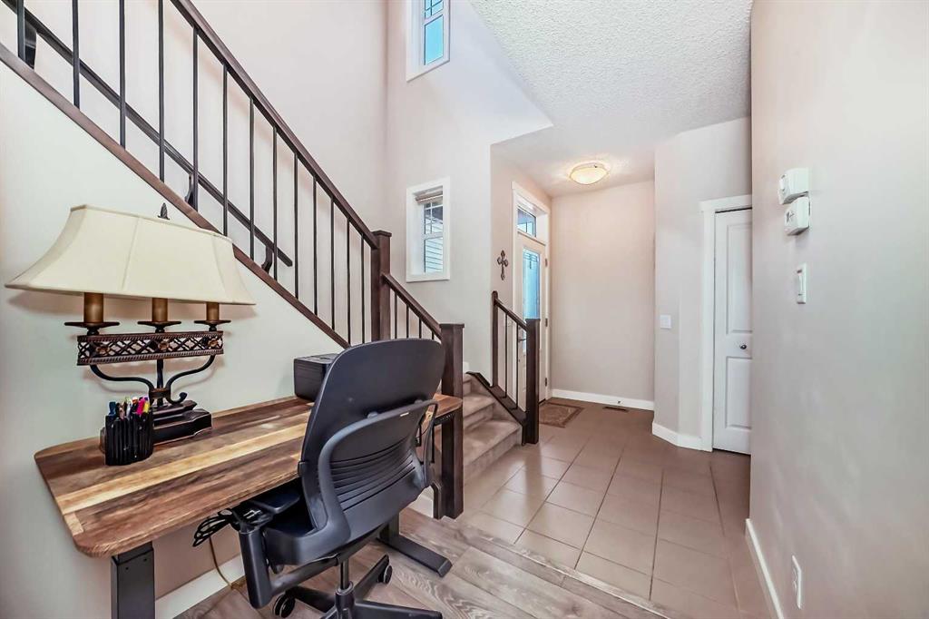 39 Sage Bluff Mews NW photo 5