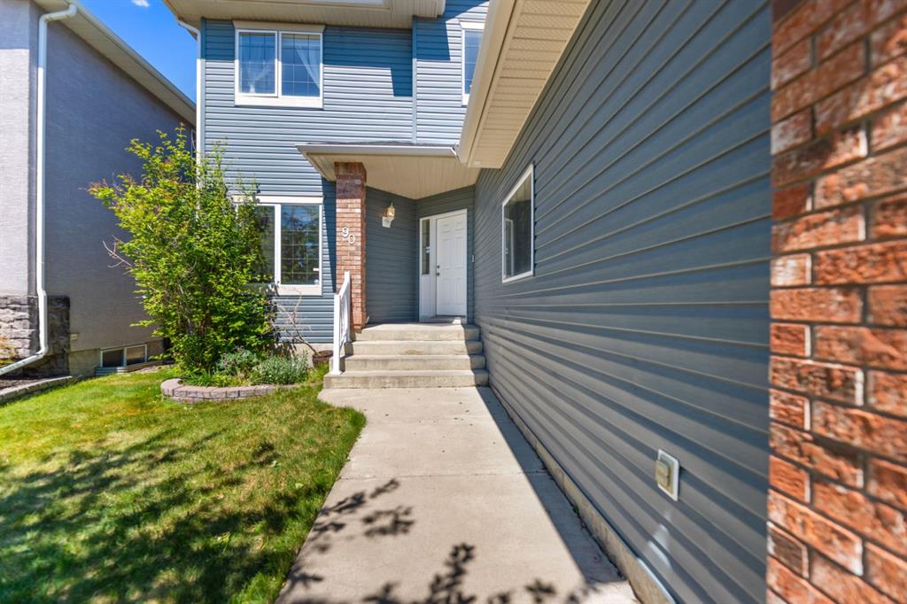 90 Royal Highland Road NW photo 2