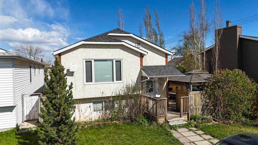 27 Erin Grove Court SE photo 2