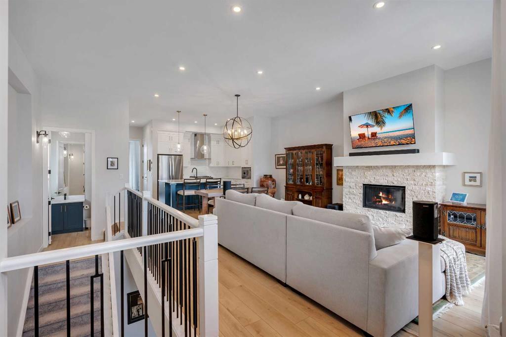 541 Marine Drive SE photo 3