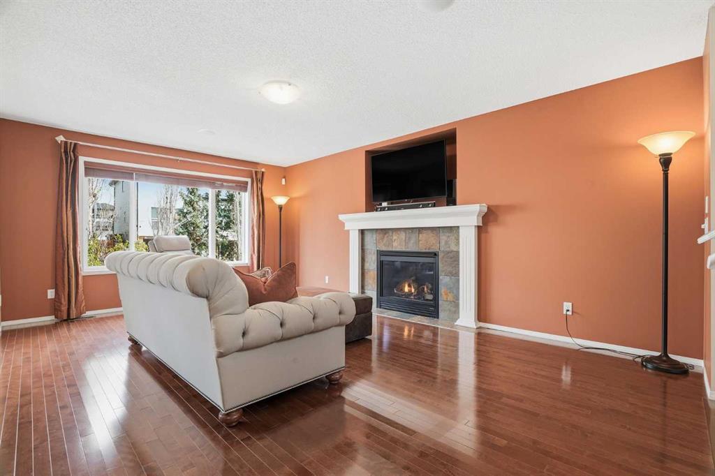 56 Everglen Way SW photo 5
