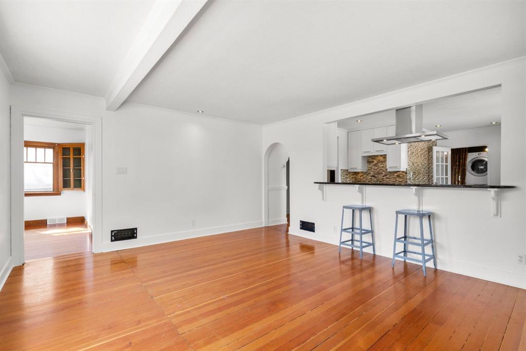 1404 18 Avenue NW photo 4