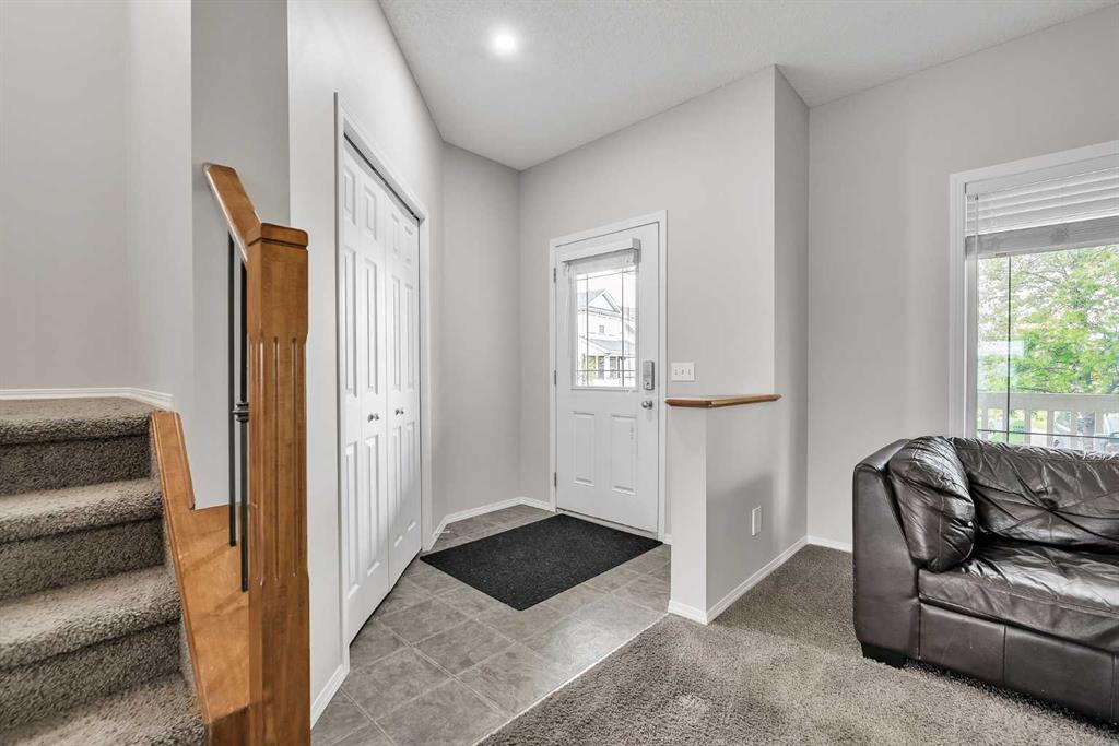 242 Copperstone Grove SE photo 3