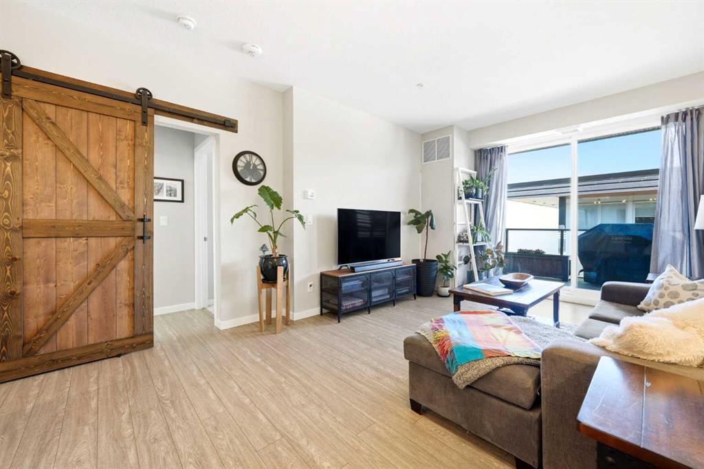 122 Mahogany Centre SE #618 photo 5