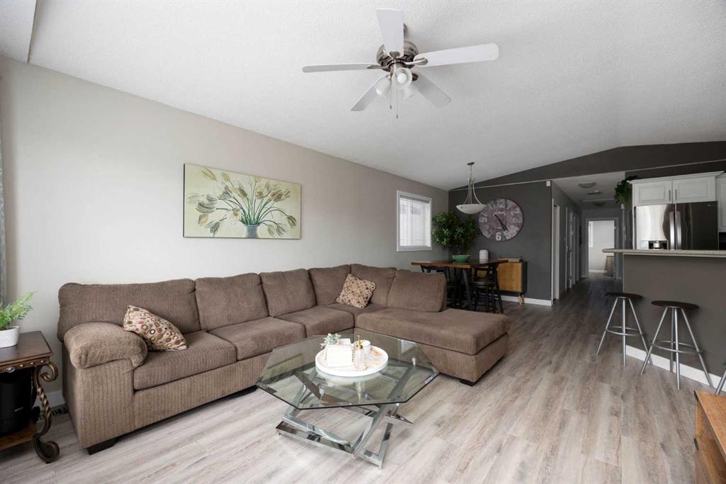 150 Pacific Crescent photo 3