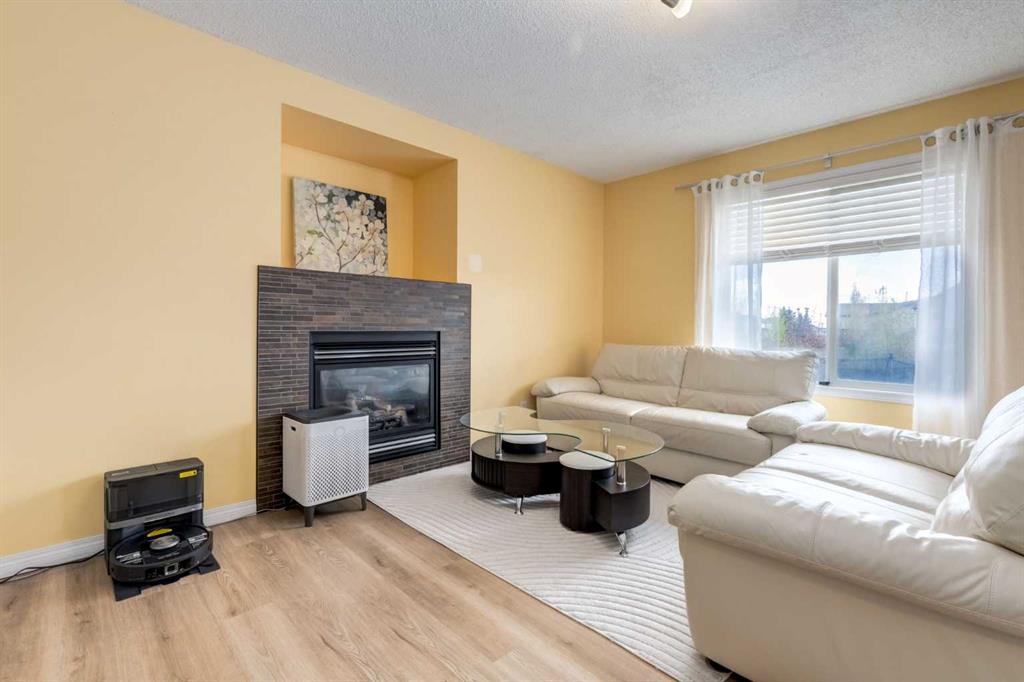 324 Evermeadow Road SW photo 4