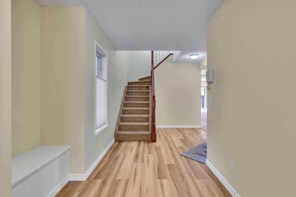 140 Valley Ridge Heights NW photo 3