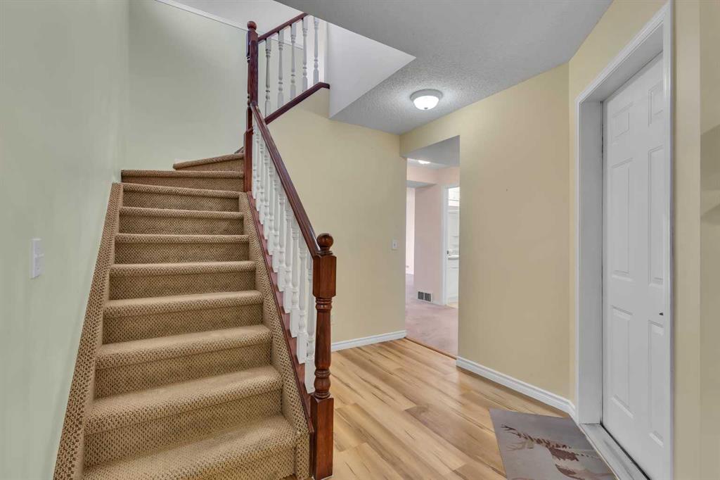 140 Valley Ridge Heights NW photo 5