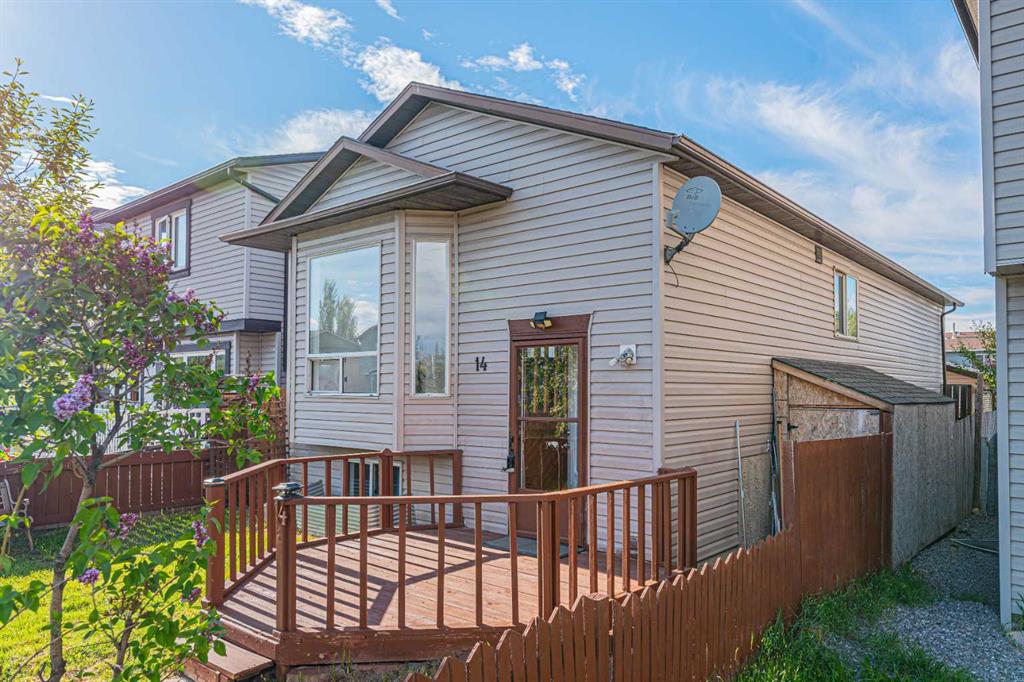 14 Martindale Mews NE photo 2
