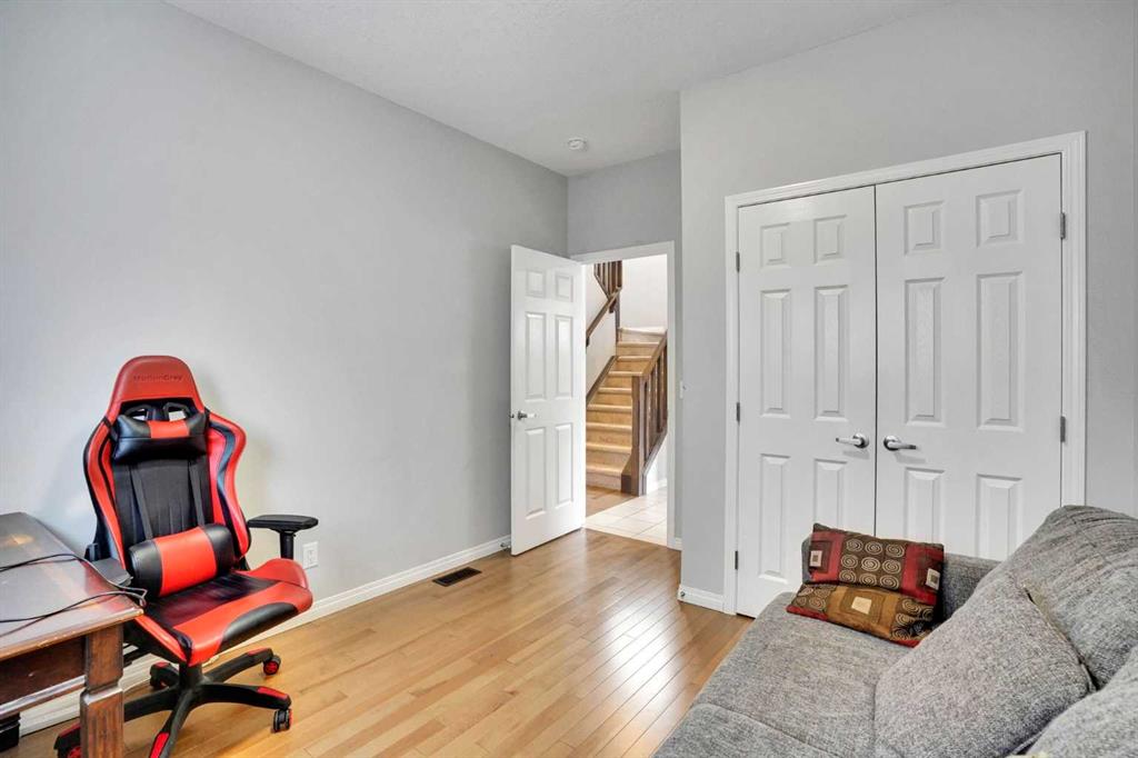 148 Savanna Close NE photo 5