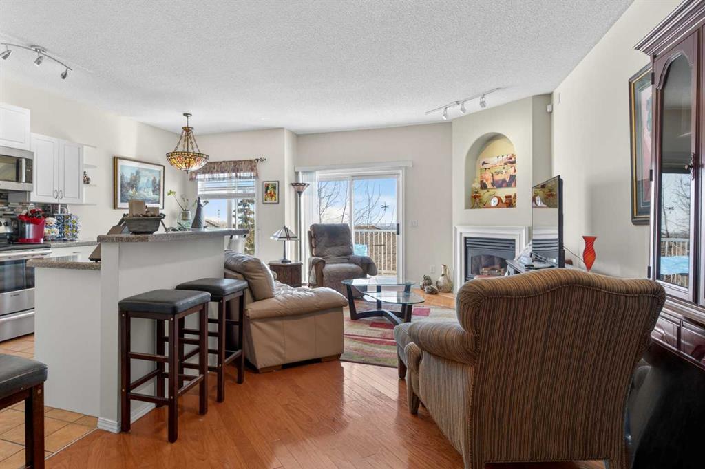 92 Hamptons Link NW photo 2