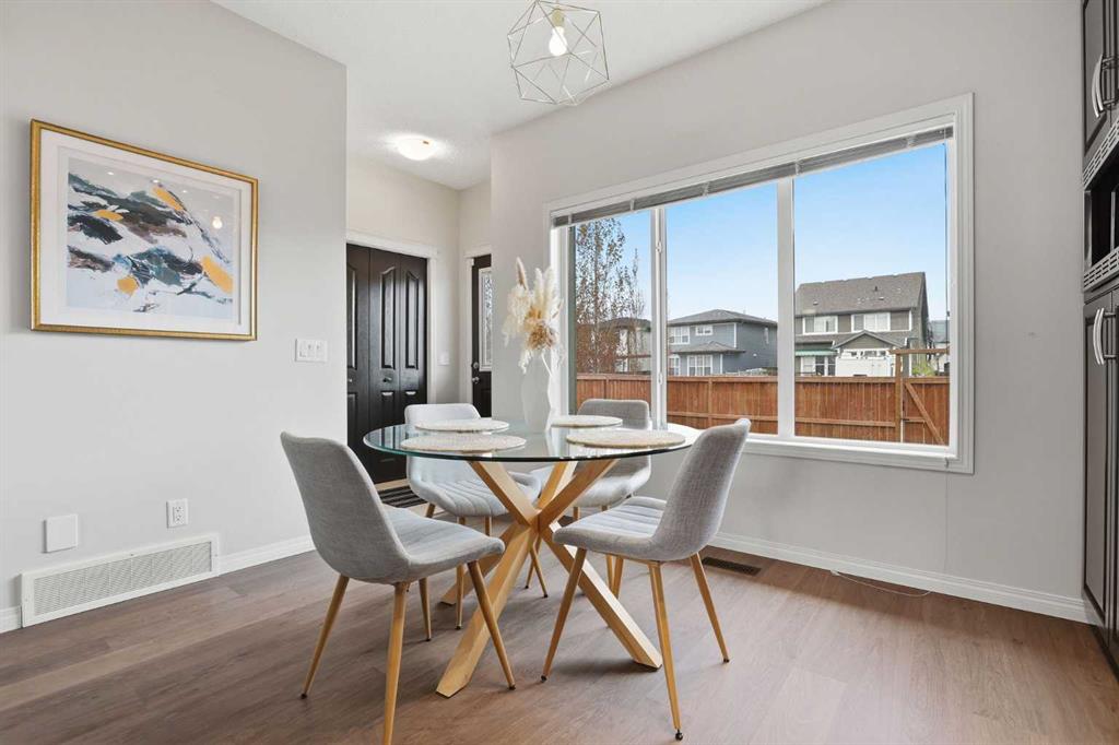 632 Mahogany Boulevard SE photo 3