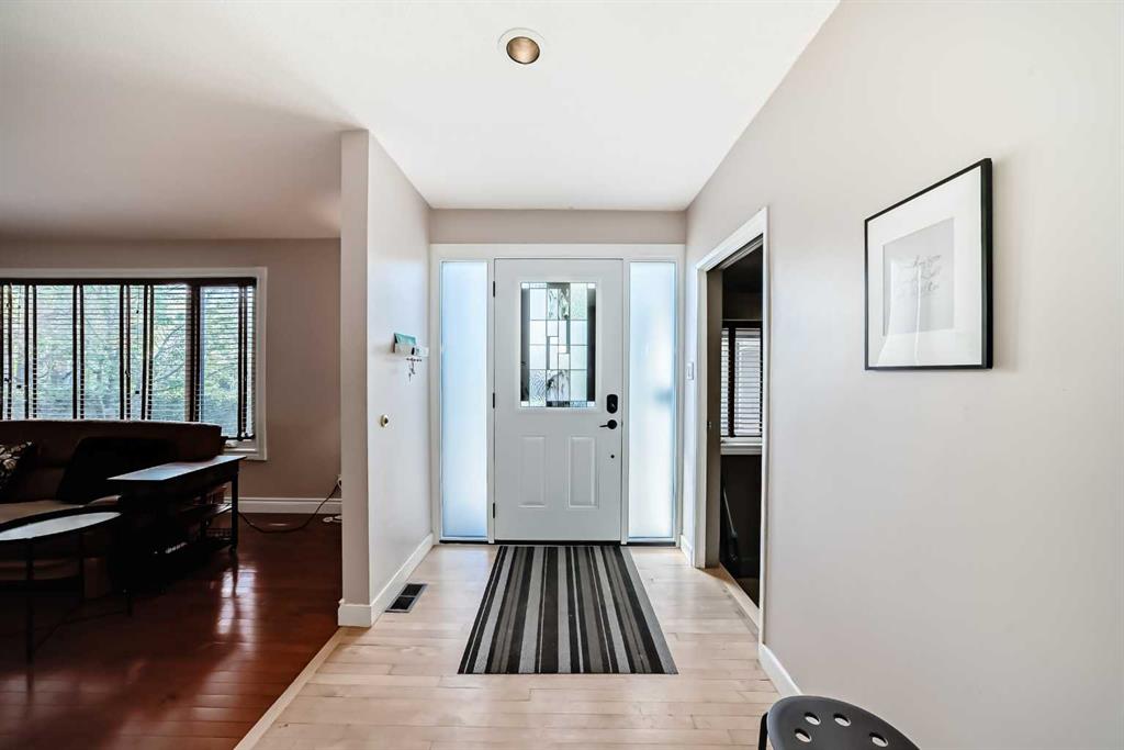 1220 73 Avenue SW photo 3
