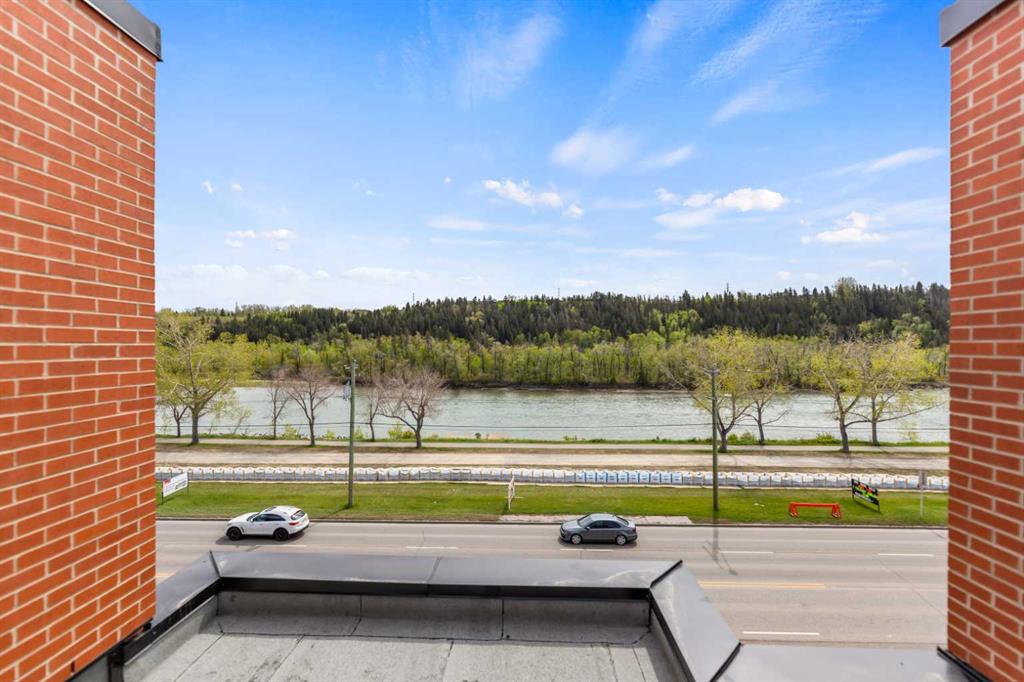 3040 Parkdale Boulevard NW photo 2