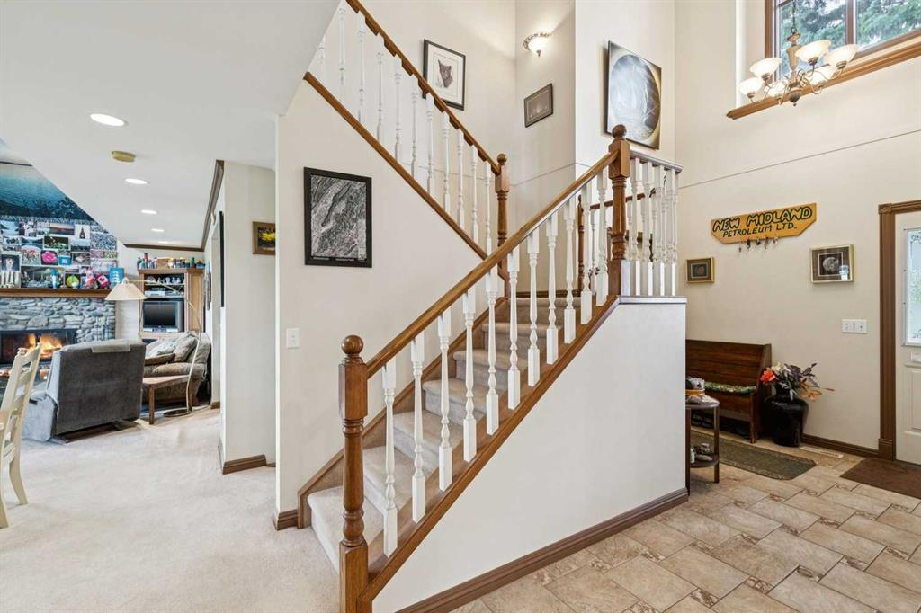 361 Wildwood Drive SW photo 3