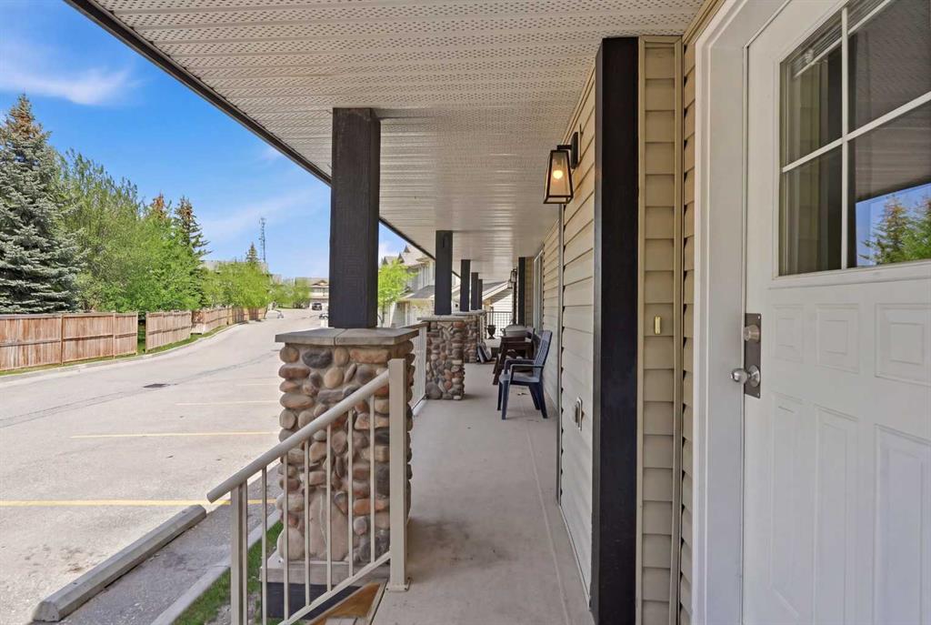 249 Citadel Point NW photo 3
