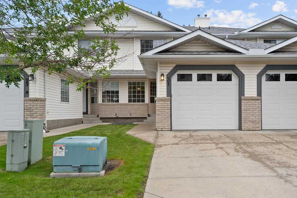 31 Silvergrove Close NW photo 2