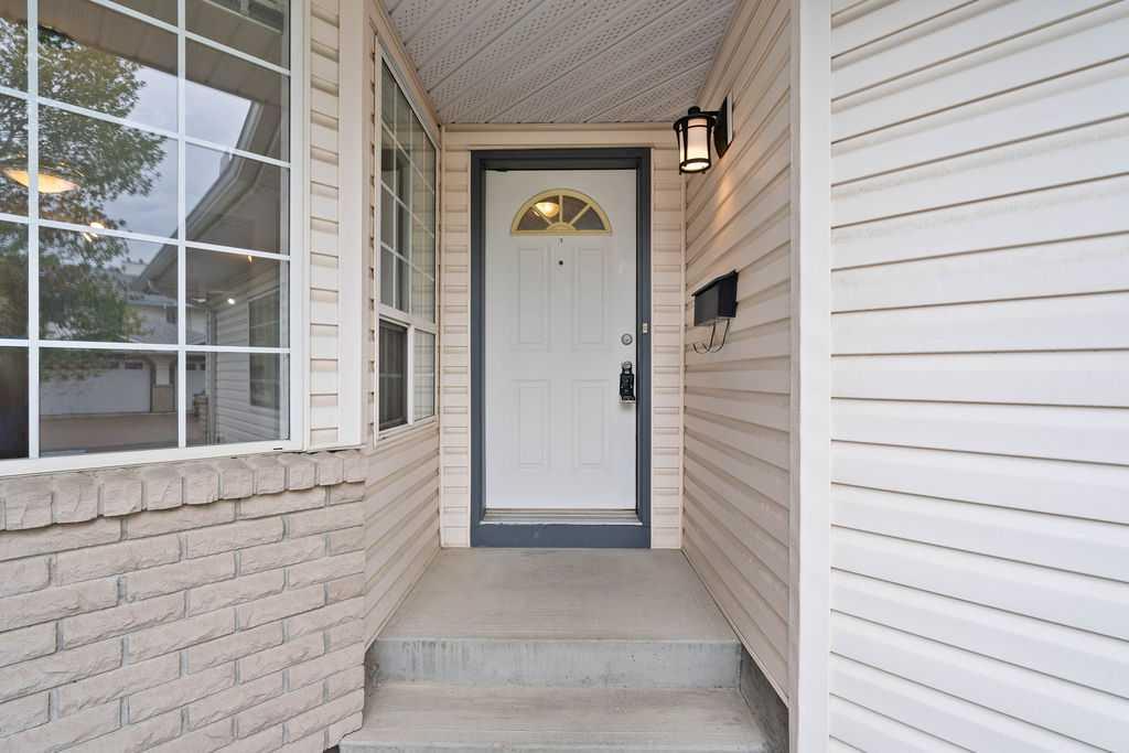 31 Silvergrove Close NW photo 4