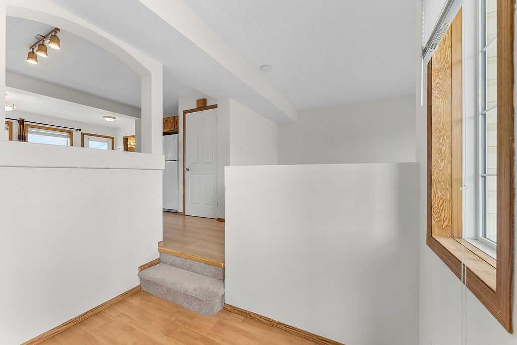 108 Everstone Rise SW photo 2
