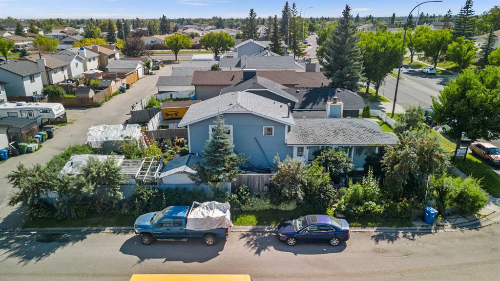 16 Tararidge Drive NE photo 4