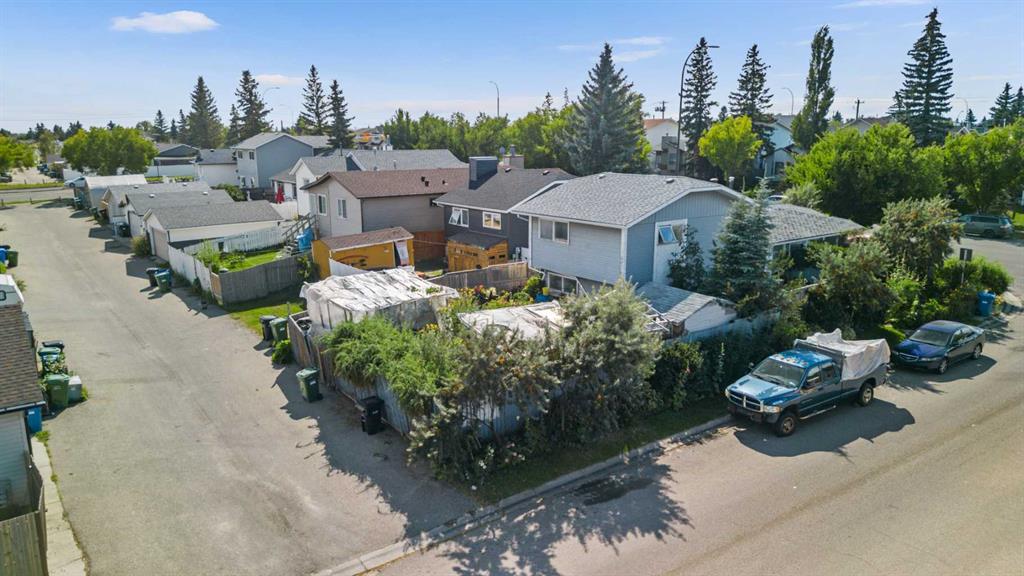 16 Tararidge Drive NE photo 5