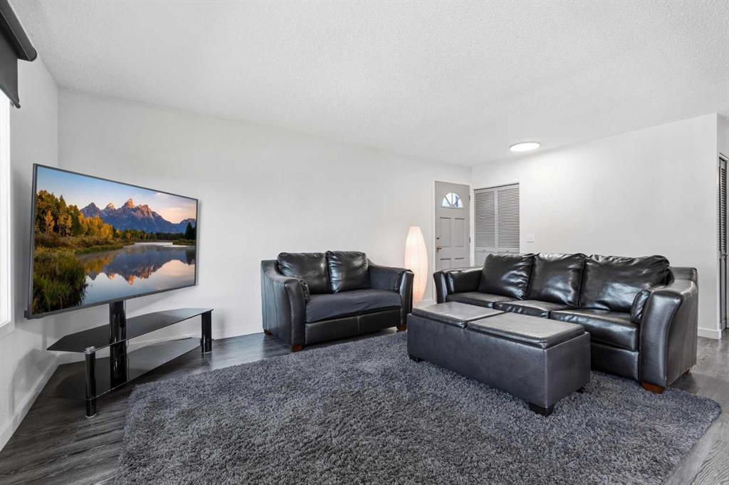 1420 Marlyn Way NE photo 4