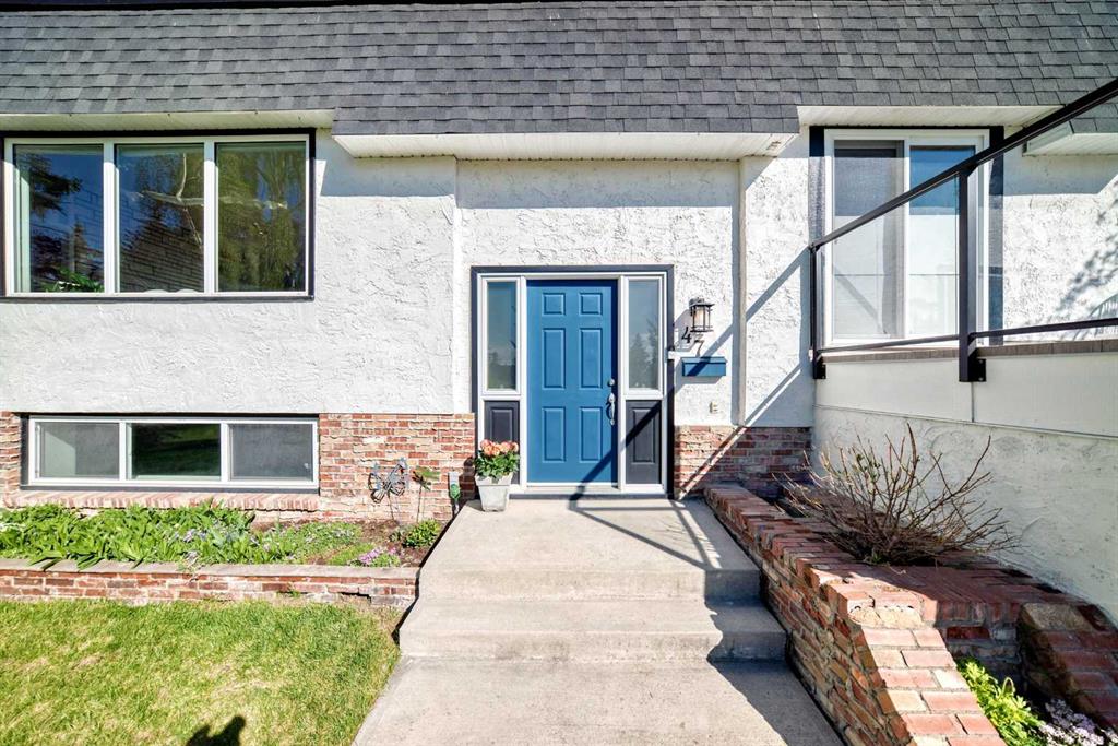 47 Coleridge Crescent NW photo 3