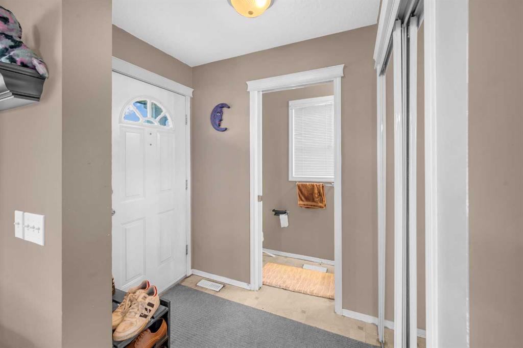 6 Saddlemont Way NE photo 4