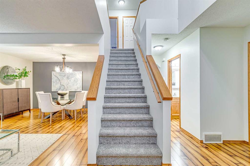 268 Mt Brewster Circle SE photo 3