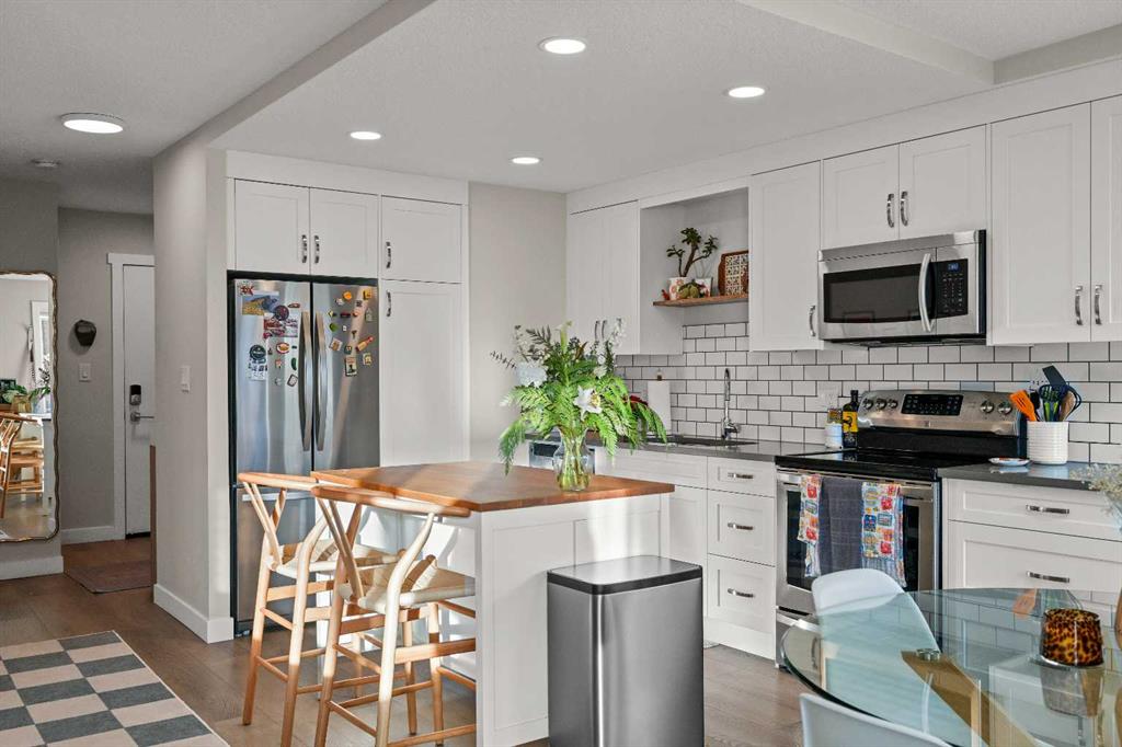 1208 14 Avenue SW #201 photo 2