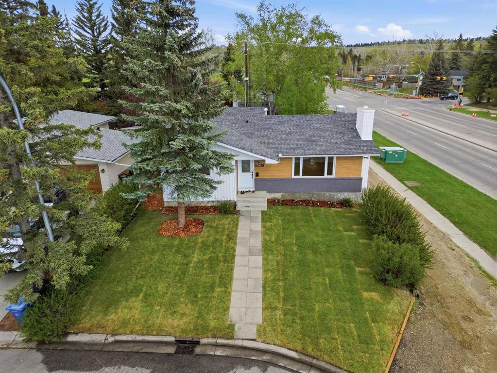 5439 Dalrymple Crescent NW photo 4