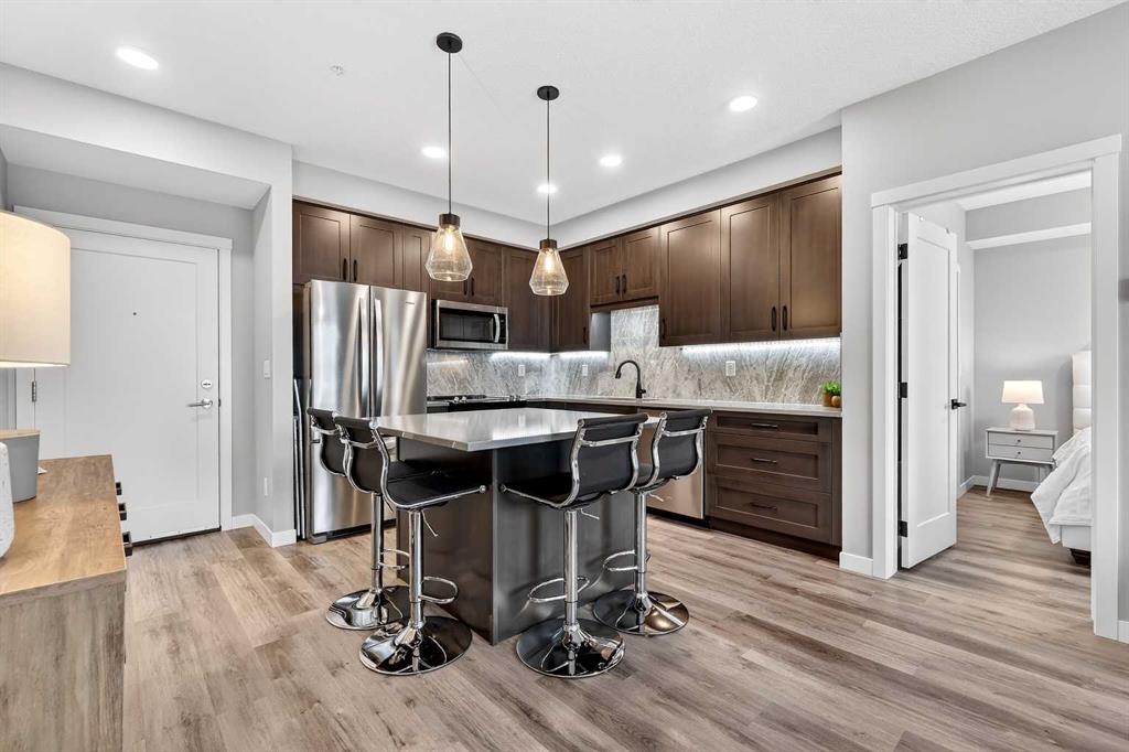 150 Shawnee Square SW #401 photo 3