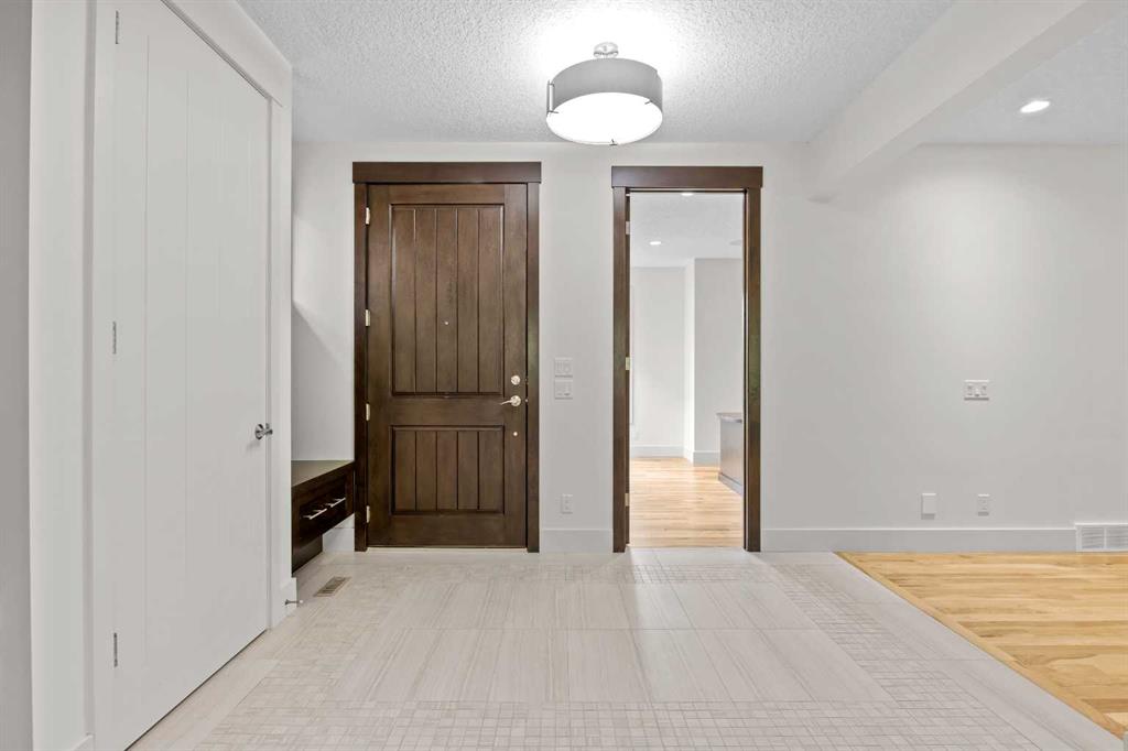 89 Evergreen Mount SW photo 5