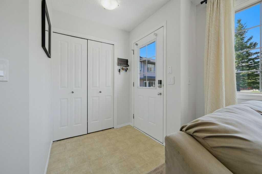 31 Everridge Square SW #106 photo 4