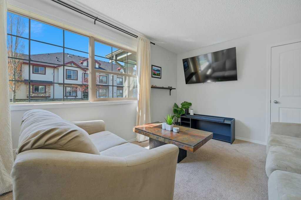 31 Everridge Square SW #106 photo 5