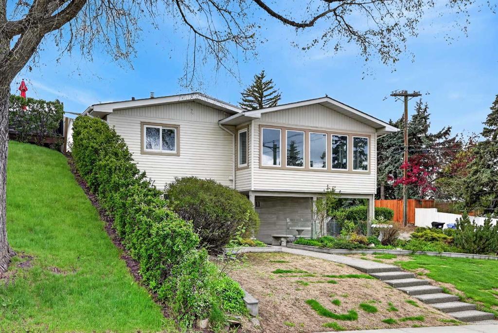 11 Selkirk Drive SW photo 3