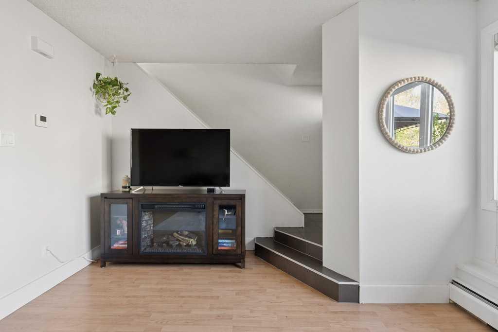 3809 45 Street SW #151 photo 3